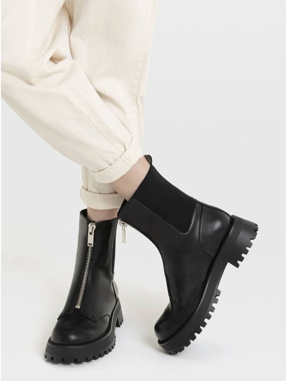 stradivarius Black Front-Zip Lug Sole Ankle Boots